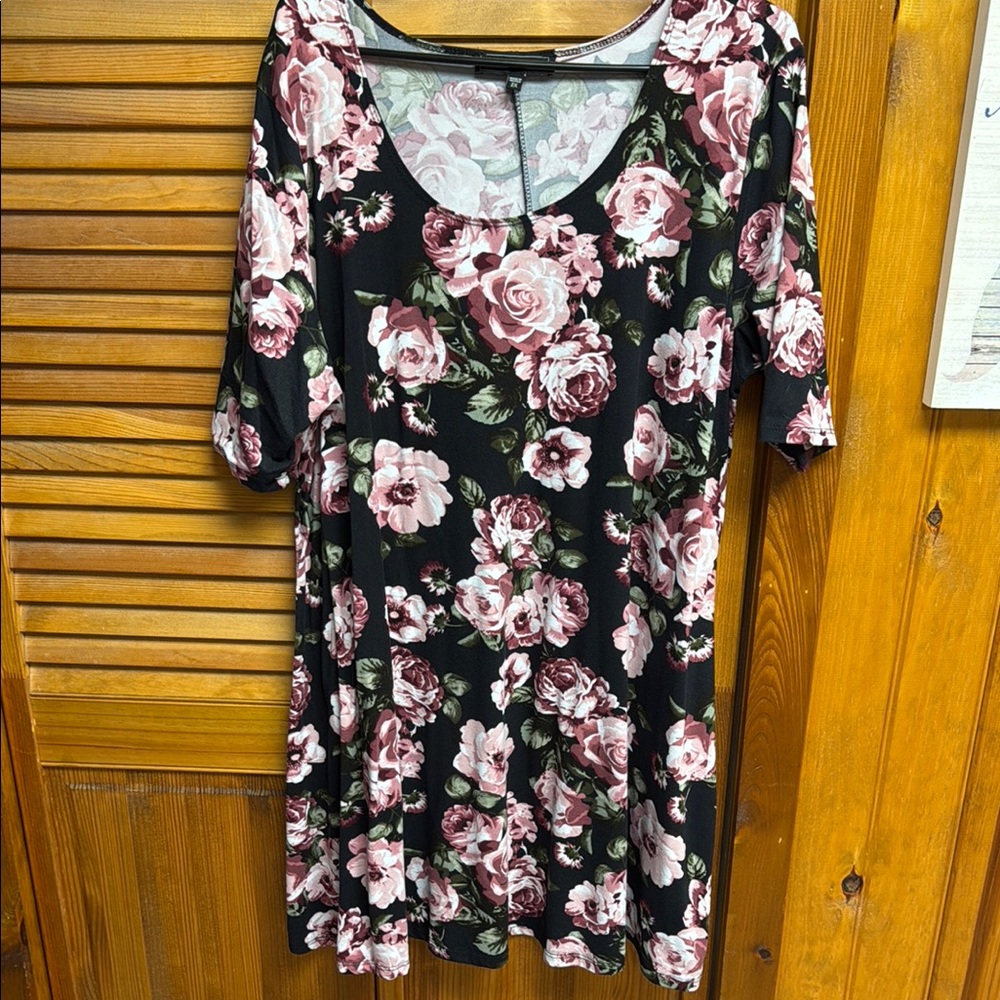 Vibe Black and Pink Fitted 3/4 Sleeve Tunic